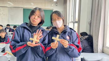 体验木工工艺，传承工匠精神——记木工大师工作室送教虹口区第52中学